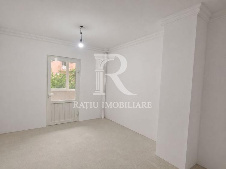 Apartament cu 4 camere decomandat în Decebal