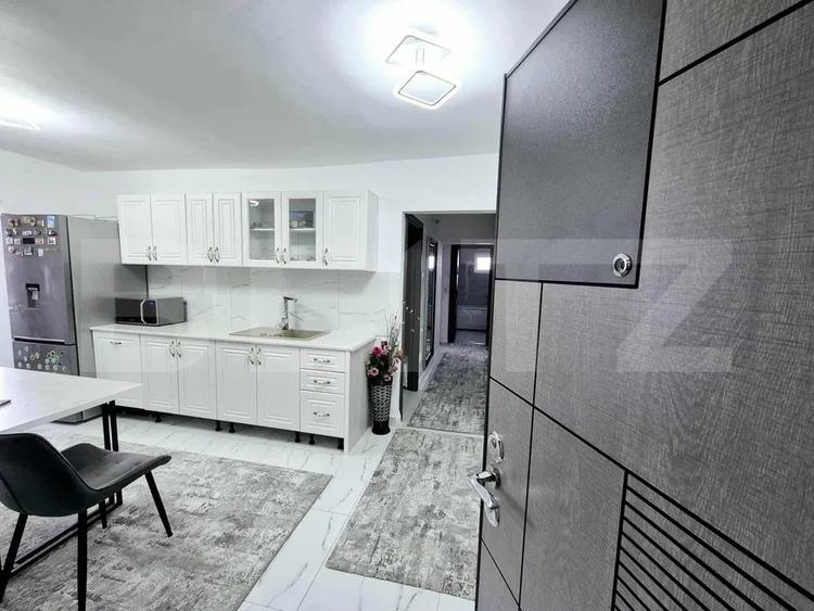 Apartament cu 3 camere decomandat, mobilat în Cug