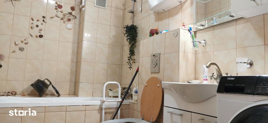 Apartament cu 3 camere semidecomandat în Plevnei