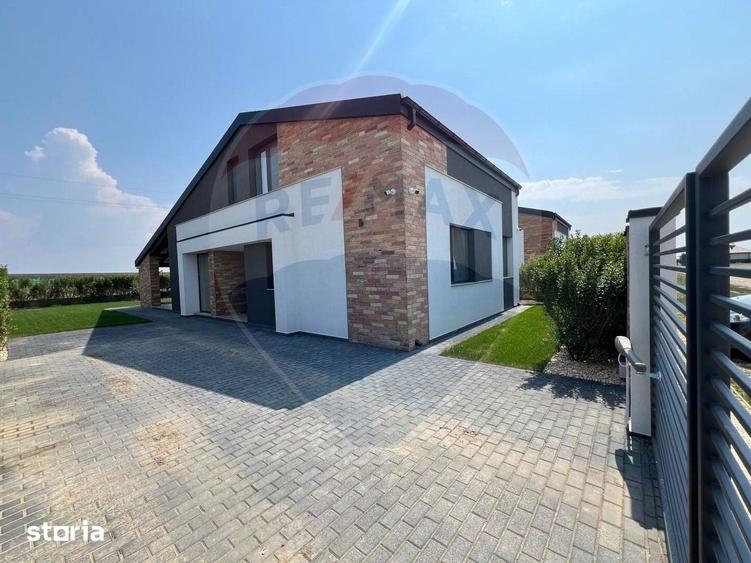 Casă cu 5 camere cu Teren 450 Mp în Nord