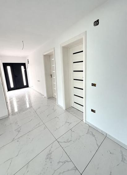 Casă cu 4 camere în Spătaru