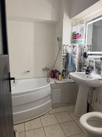 Apartament cu 2 camere decomandat în Buzaului