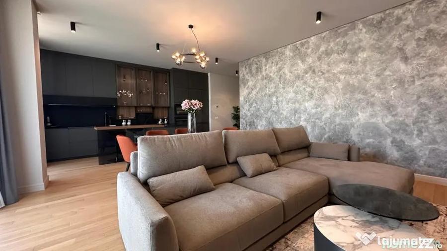 Apartament cu 4 camere semidecomandat în Floreasca