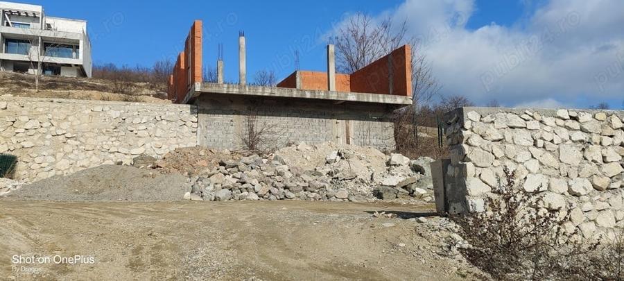 Teren de 700 mp, în Eșelnița