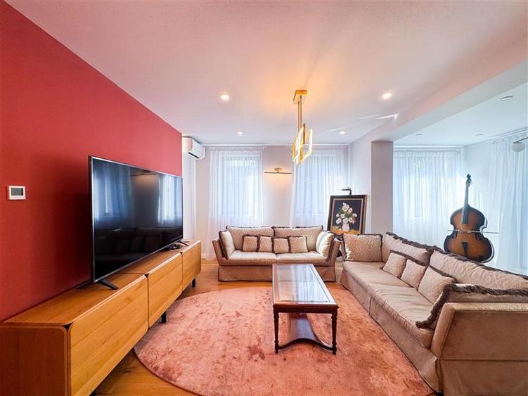 Apartament cu 3 camere decomandat, mobilat în Grădina Icoanei