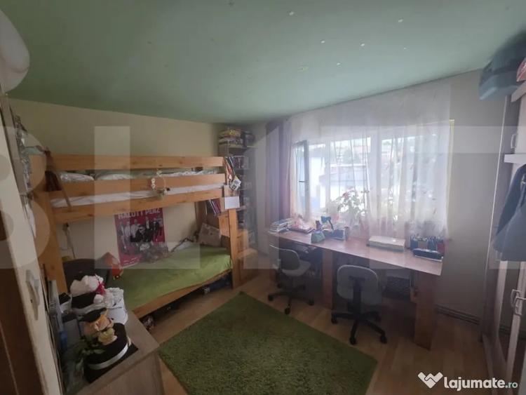 Apartament cu 3 camere semidecomandat în Central