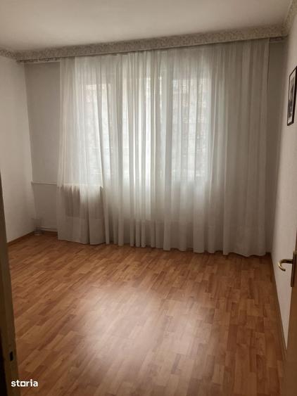 Apartament cu 3 camere în Dristor