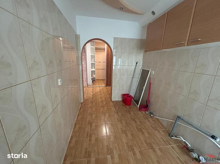 Apartament cu 2 camere decomandat în Central — fotografia 1