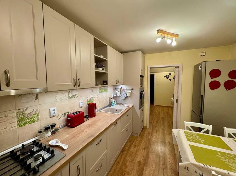 Apartament cu 4 camere decomandat în Mărăști