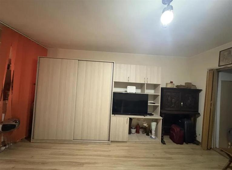 Garsonieră semidecomandată, mobilată în Apărătorii Patriei