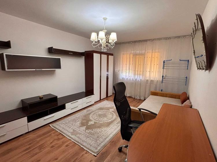 Apartament cu 2 camere decomandat în Craiovița Nouă