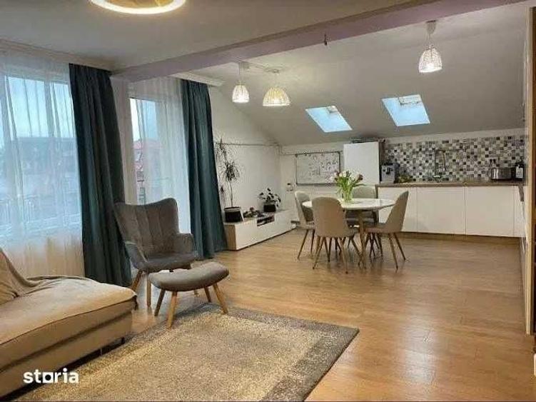 Apartament cu 4 camere decomandat în Florești