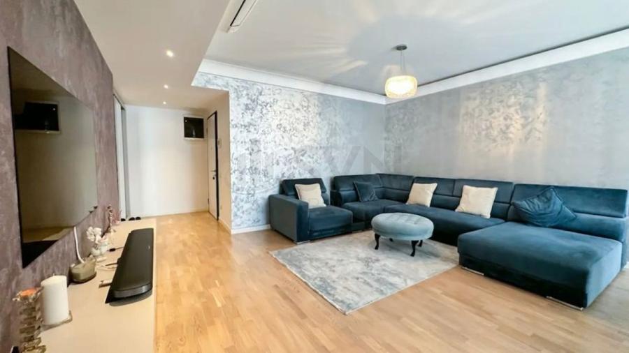 Apartament cu 4 camere semidecomandat, mobilat în Herăstrău — fotografia 1