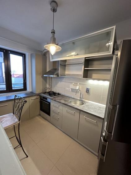Apartament cu 2 camere semidecomandat, mobilat în Bucureștii Noi
