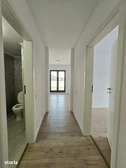 Apartament cu 4 camere decomandat în Dobroești