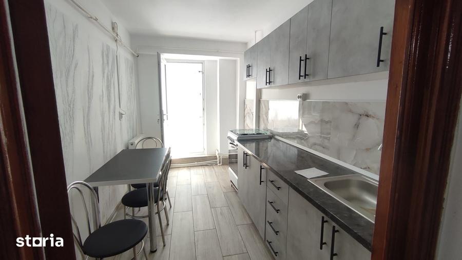Apartament cu 2 camere decomandat în Micro 20