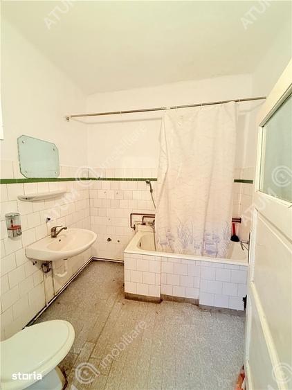 Casă cu 3 camere cu Teren 194 Mp în Lazaret