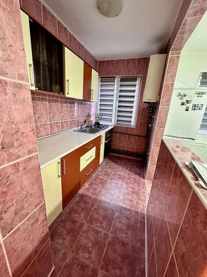 Apartament cu 3 camere decomandat în Exterior Vest