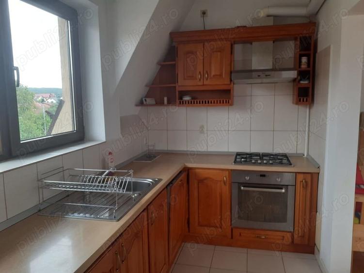 Apartament cu 3 camere decomandat în Europa