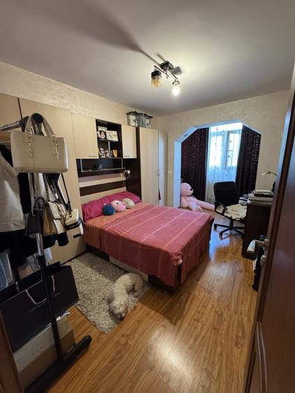 Apartament 3 camere, etaj 4/10, Marasesti - 12