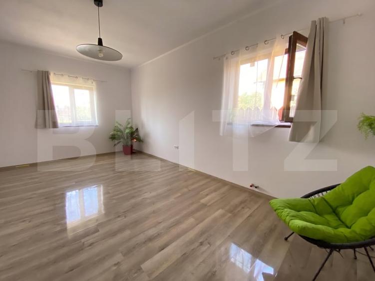 Casă individuală cu 3 camere cu Canalizare în Moșnița Nouă