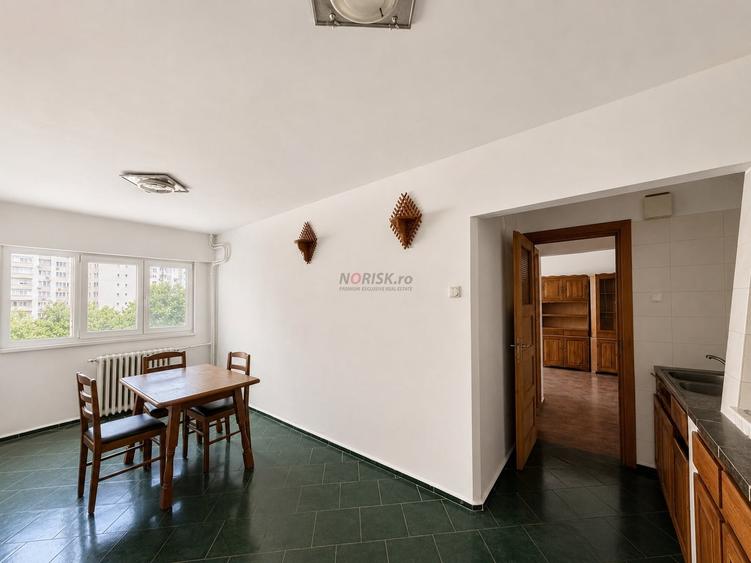 Apartament cu 3 camere semidecomandat în Gorjului