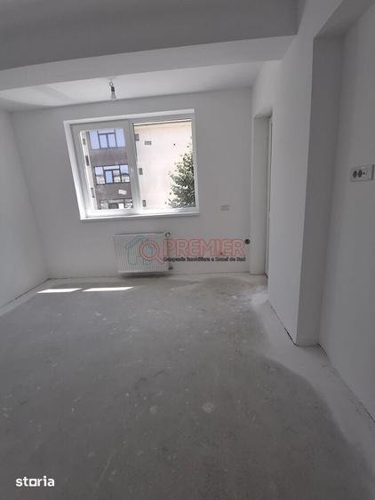 Apartament cu 4 camere în Metalurgiei