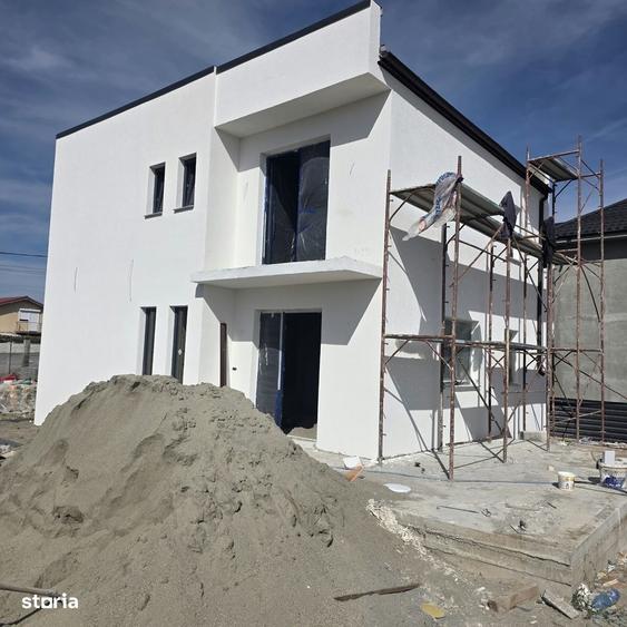 Casă cu 3 camere cu Teren 450 Mp în Central