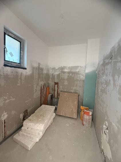 Apartament cu 5 camere decomandat în Bragadiru
