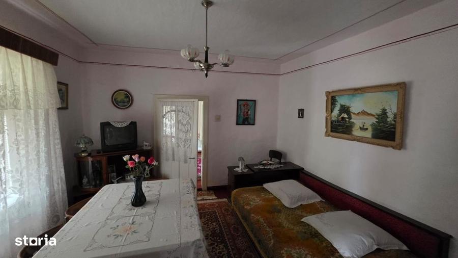 Casă cu 4 camere în Bonțești