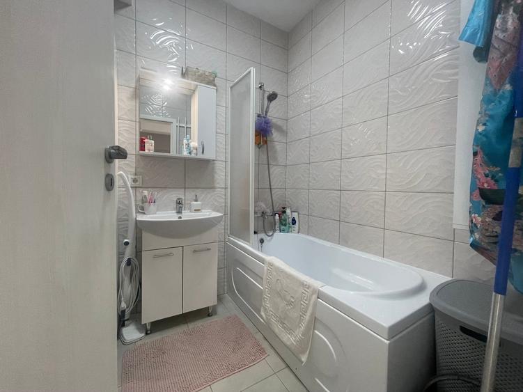 Apartament cu 2 camere decomandat în Berceni