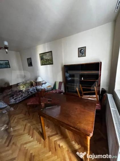 Apartament cu 3 camere decomandat în Central
