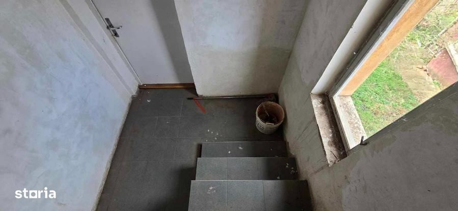 Casă cu 4 camere cu Teren 330 Mp în Central