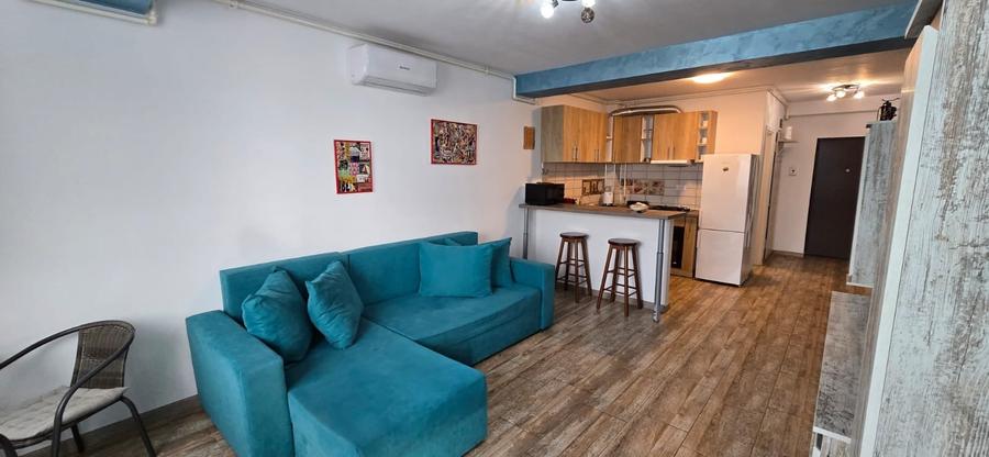 Apartament cu 2 camere decomandat, mobilat în Central