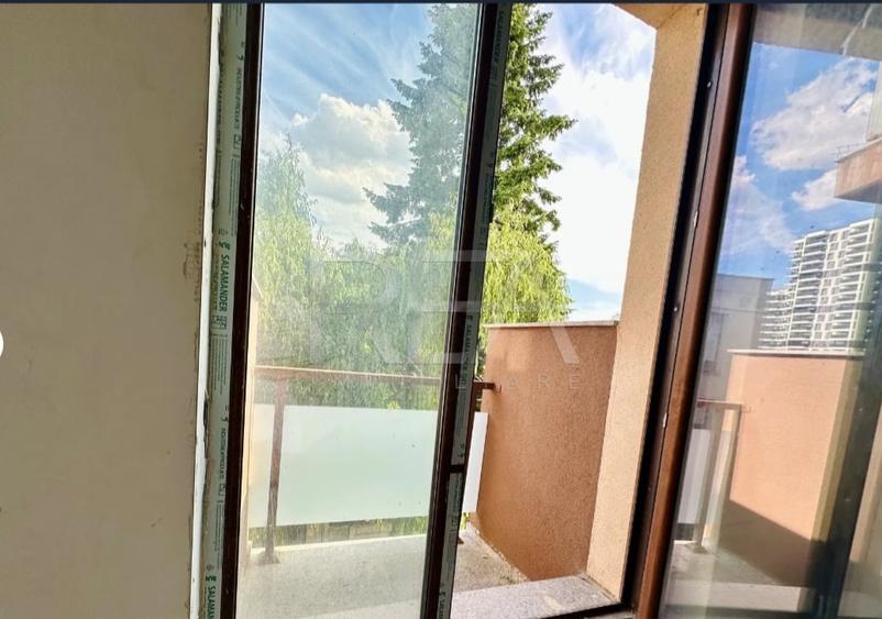 Apartament cu 3 camere decomandat în Aviației