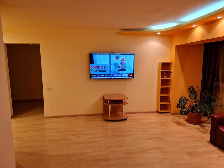Apartament cu 3 camere decomandat în Dacia