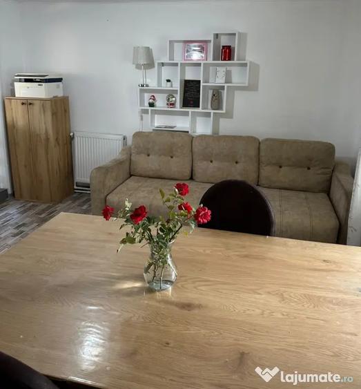 Apartament cu 4 camere decomandat în Central