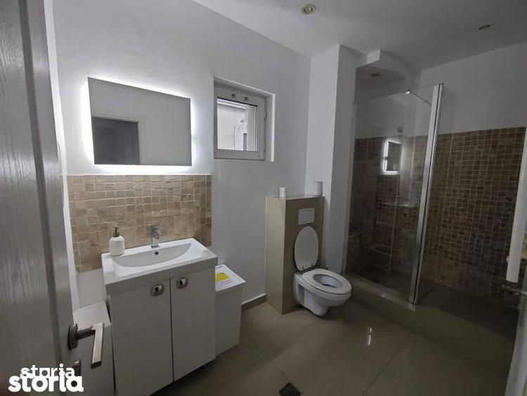 Apartament cu 5 camere semidecomandat în Primăverii