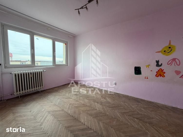 Apartament cu 2 camere semidecomandat în Girocului