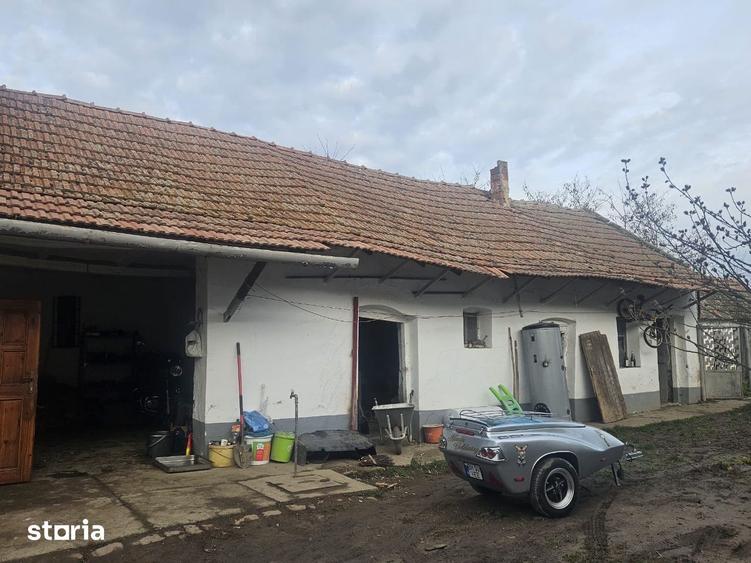 Casă cu 3 camere cu Teren 3300 Mp în Borș