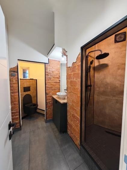Apartament cu 3 camere decomandat, mobilat în Banu Manta
