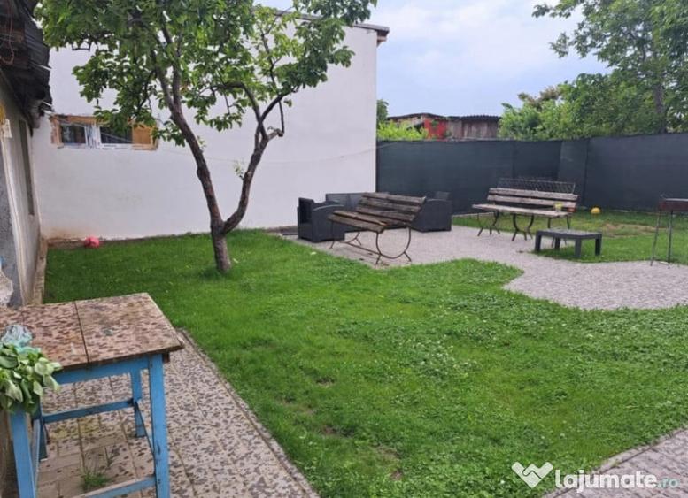Casă cu 7 camere cu Teren 863 Mp în Brestei