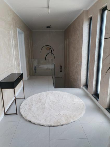 Casă cu 4 camere cu Teren 400 Mp în Central