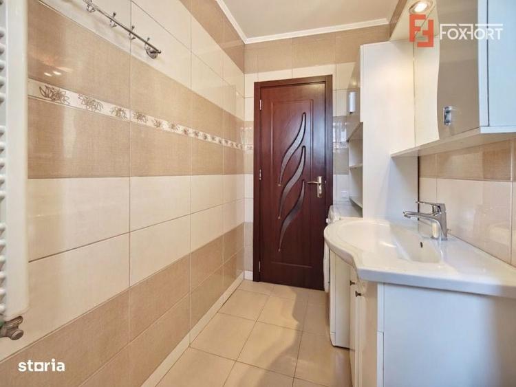 Apartament cu 3 camere semidecomandat în Girocului