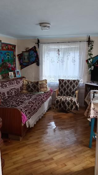 Casă individuală cu 5 camere cu Teren 2700 Mp în Ghindăoani