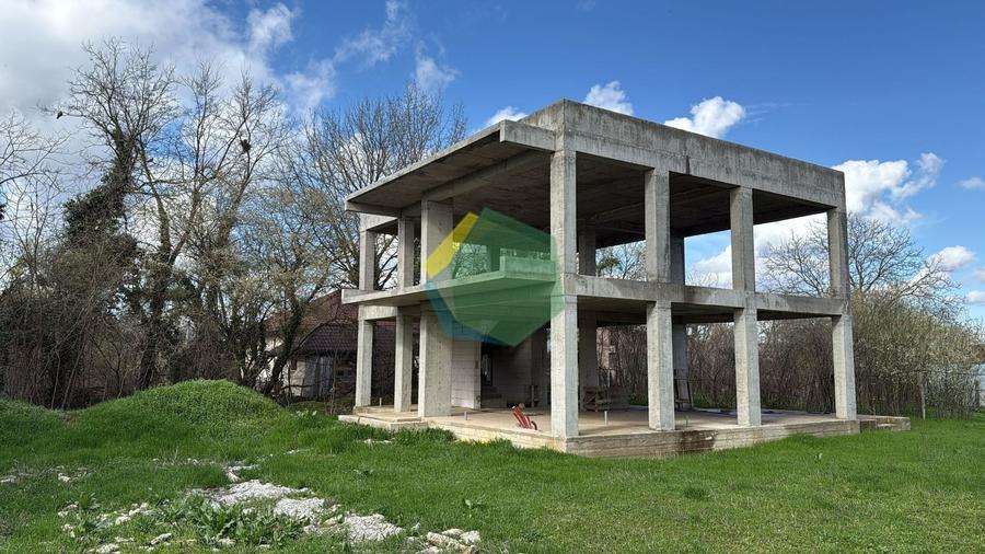 Casă individuală cu 5 camere cu Canalizare în Exterior Nord