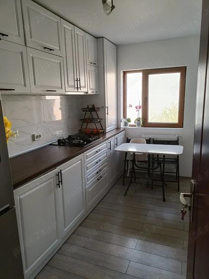 Apartament cu 4 camere decomandat în Central