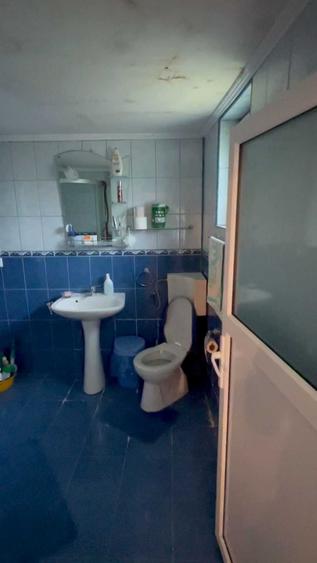 Casă cu 4 camere decomandat în Central