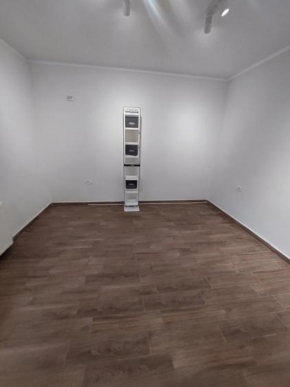 Casă individuală cu 3 camere cu Canalizare în Trocadero