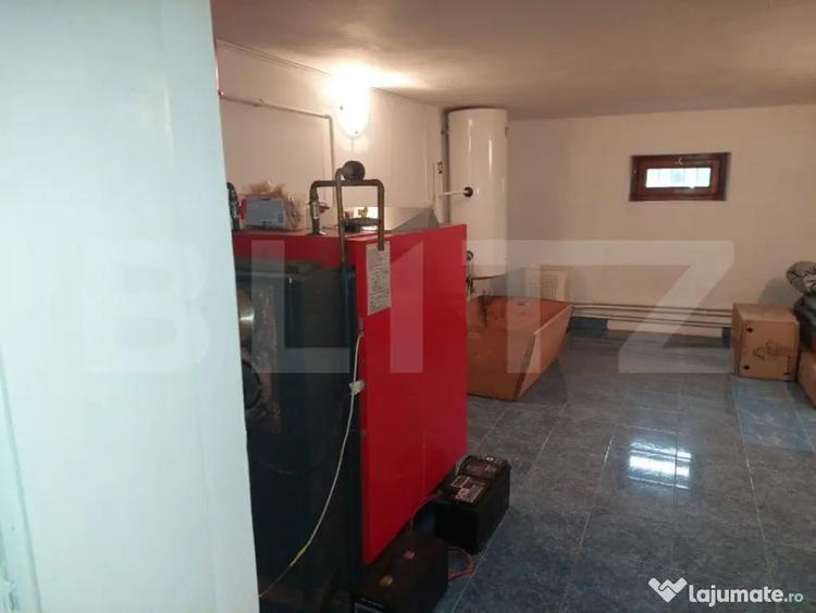 Casă cu 7 camere cu Teren 2000 Mp în Central